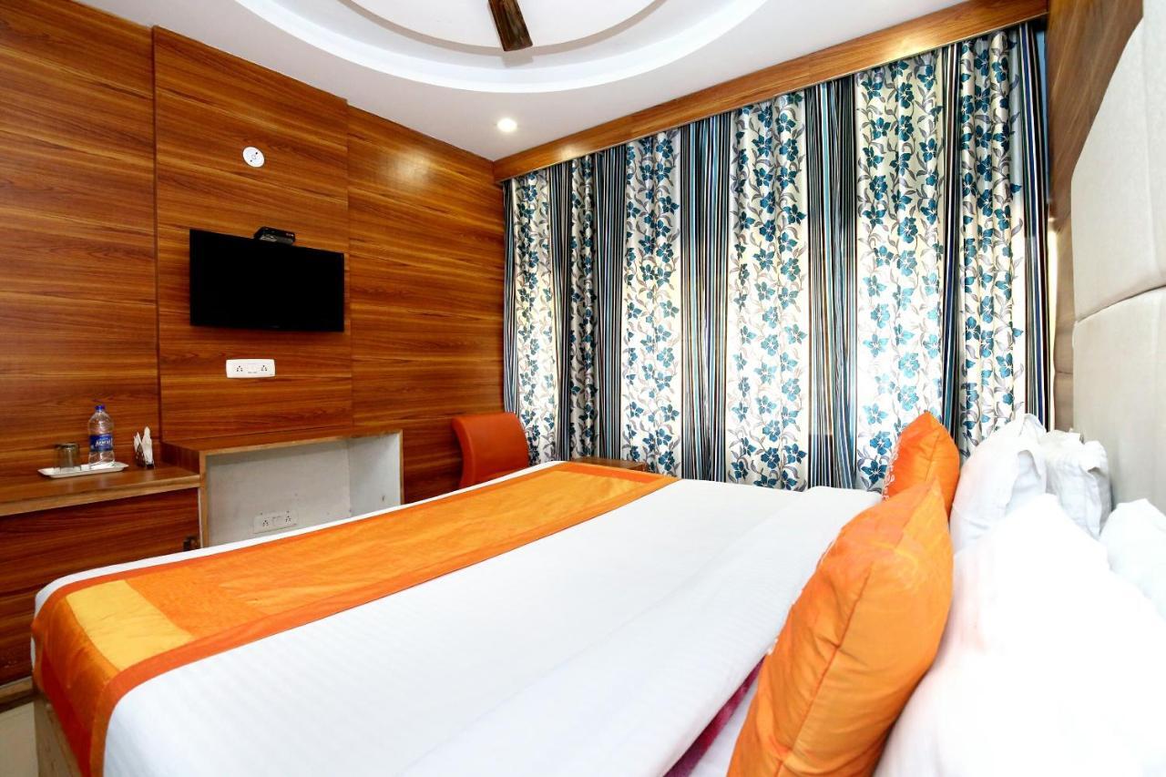 Oyo 8622 Hotel Grand Inn Chandigarh Bagian luar foto