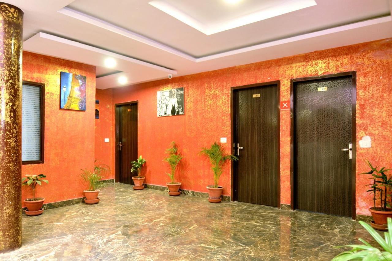 Oyo 8622 Hotel Grand Inn Chandigarh Bagian luar foto
